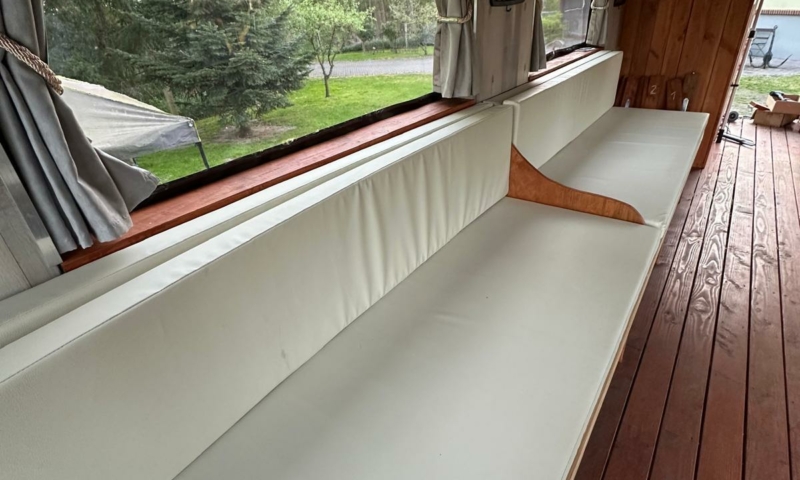 Hausboot IIII / FS-frei (groß) bis 8 Personen, 10,50m x 3,70m