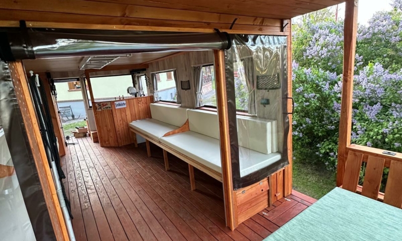 Hausboot IIII / FS-frei (groß) bis 8 Personen, 10,50m x 3,70m