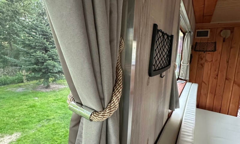 Hausboot IIII / FS-frei (groß) bis 8 Personen, 10,50m x 3,70m