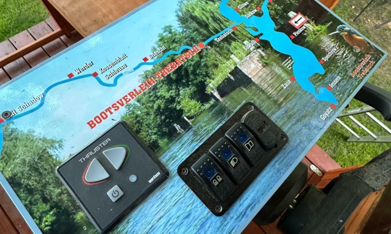 Hausboot IIII / FS-frei (groß) bis 8 Personen, 10,50m x 3,70m